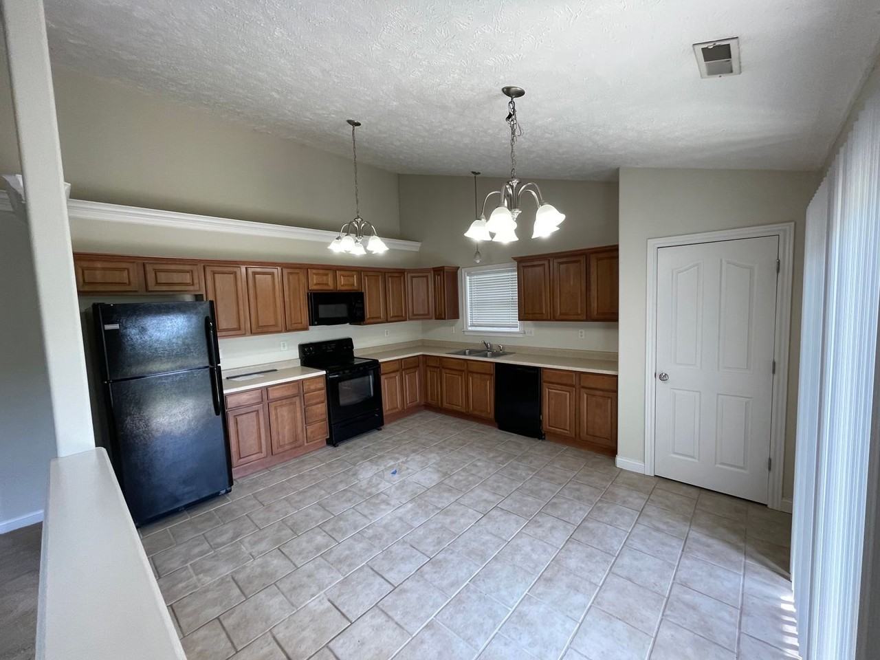 1417 Shining Armor Ln - Photo 2 of 19