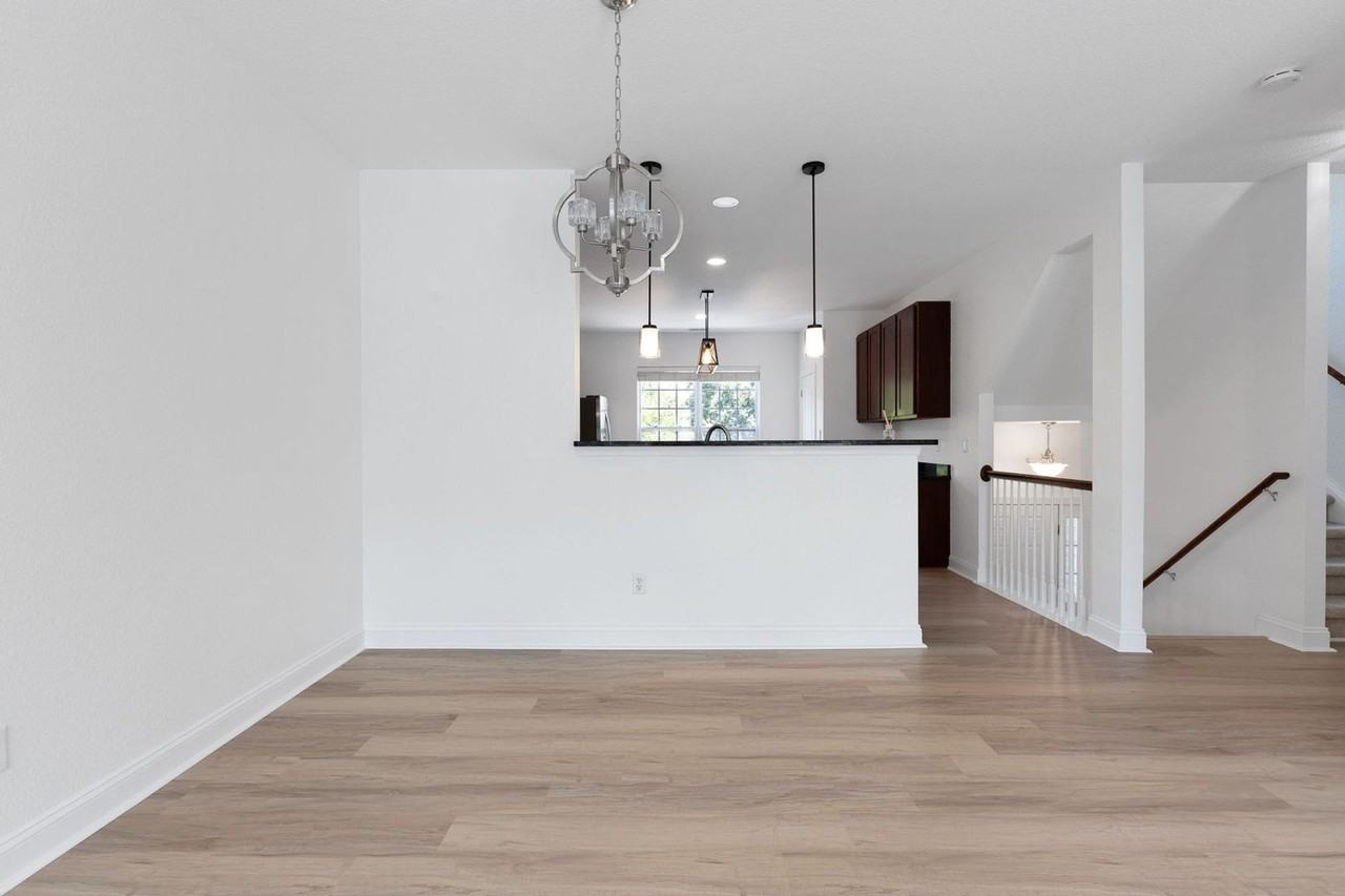 4577 Leamore Square Rd - Photo 6 of 31