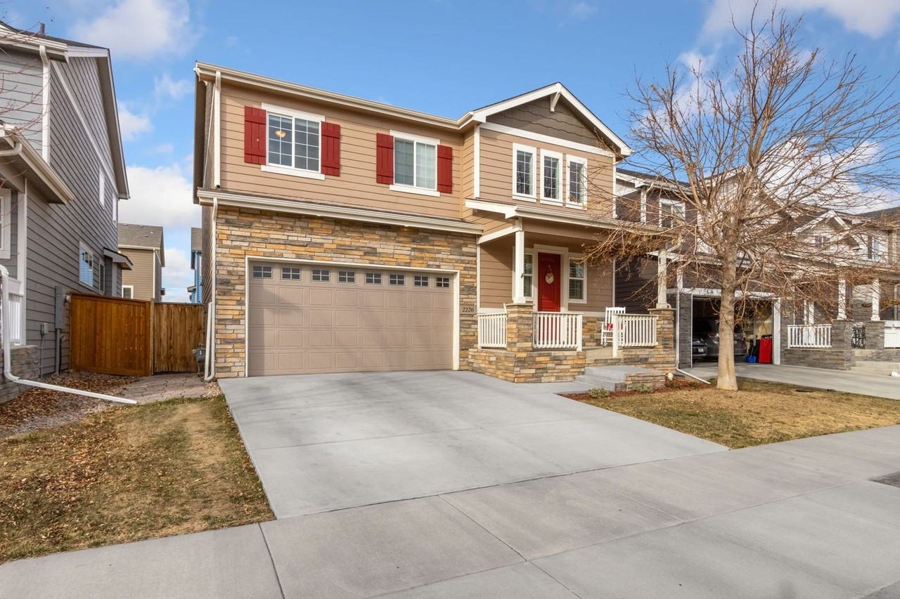 2226 Friar Tuck Ct - Photo 2 of 30