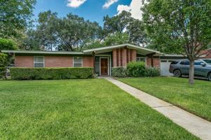 featured image of 7407 Quail Run Dr