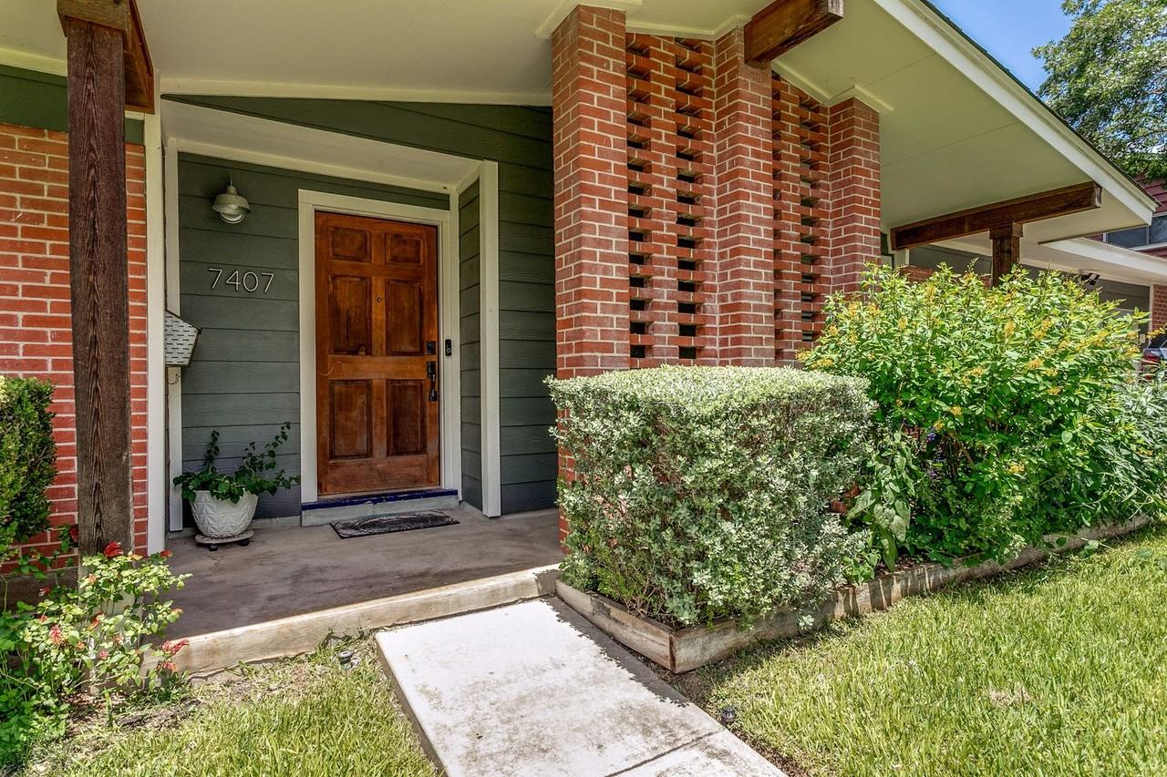 7407 Quail Run Dr - Photo 2 of 26