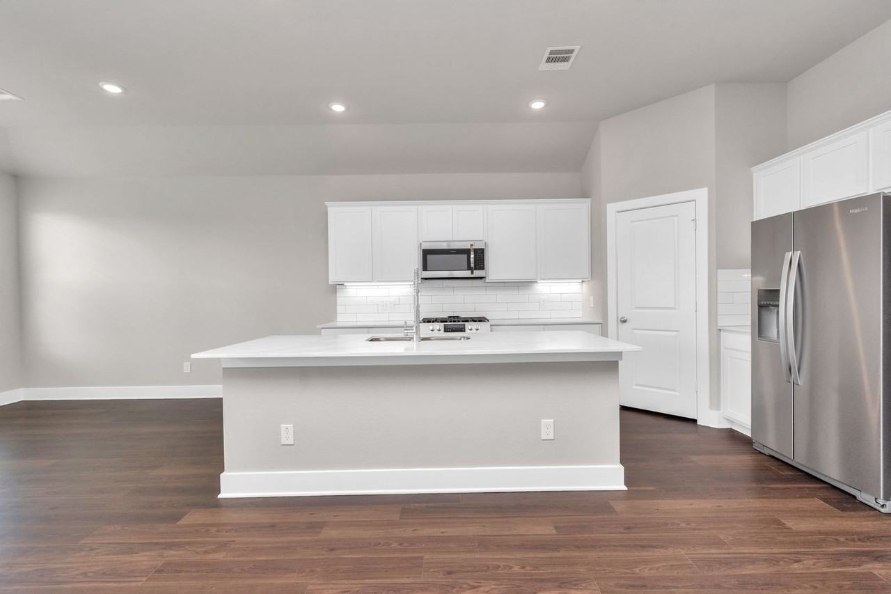 10605 Wildflower View Dr - Photo 2 of 33
