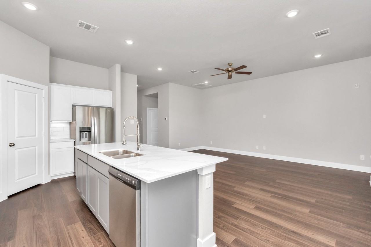 10605 Wildflower View Dr - Photo 4 of 33