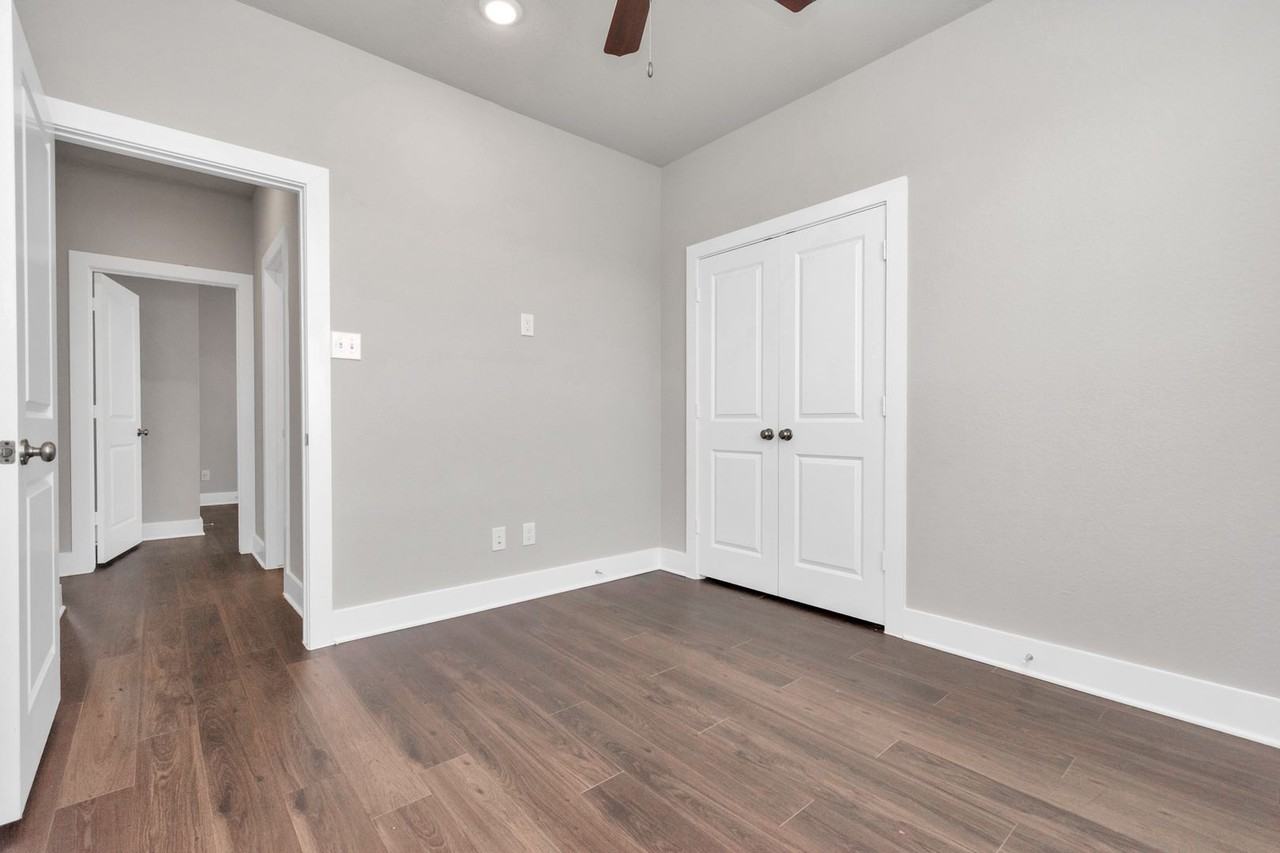 10605 Wildflower View Dr - Photo 5 of 33