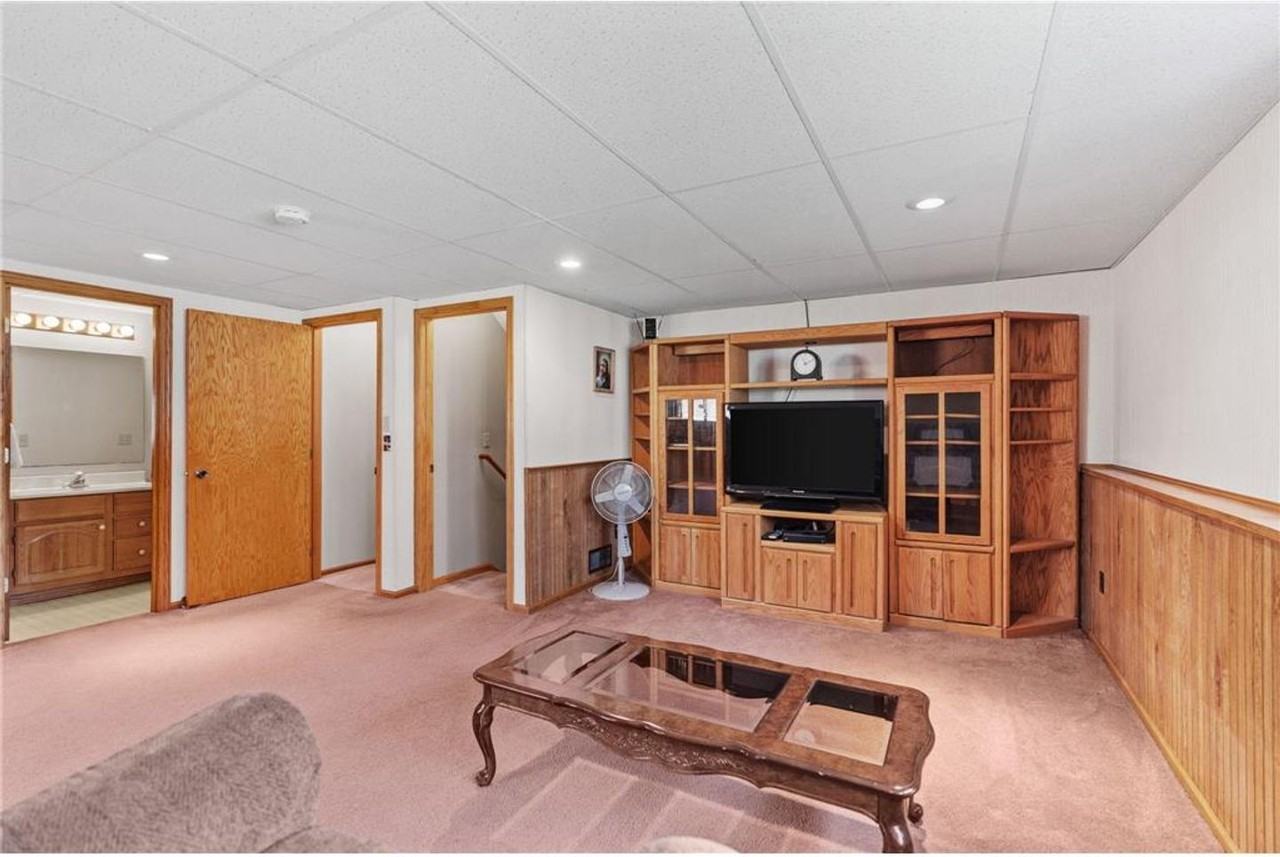14389 Eveleth Ave - Photo 3 of 21