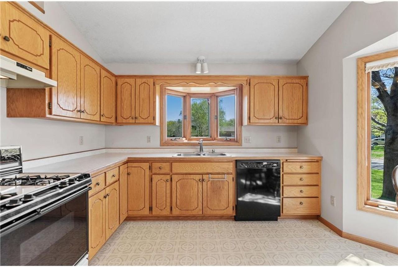 14389 Eveleth Ave - Photo 6 of 21