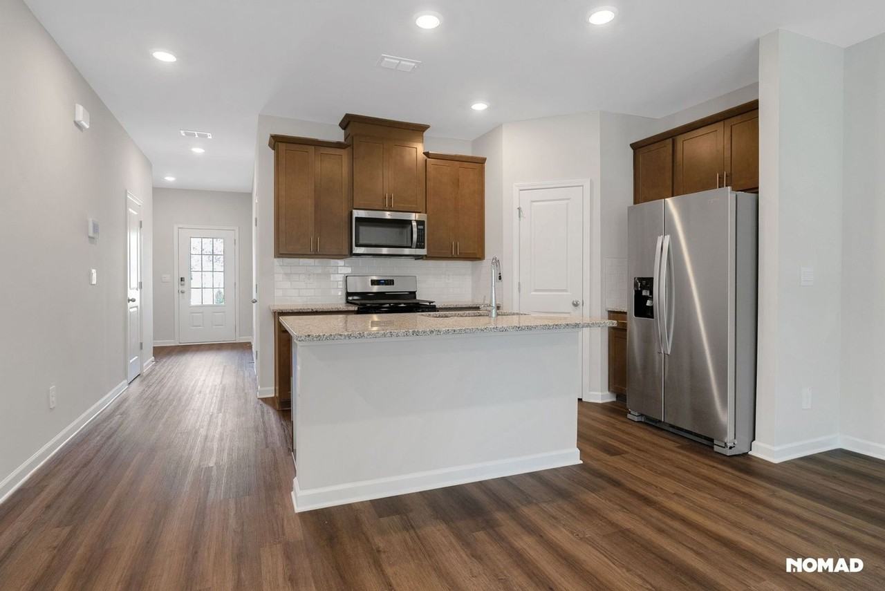 4274 Holland Grove Rd - Photo 5 of 23