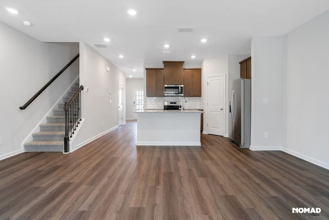 4274 Holland Grove Rd - Photo 4 of 23