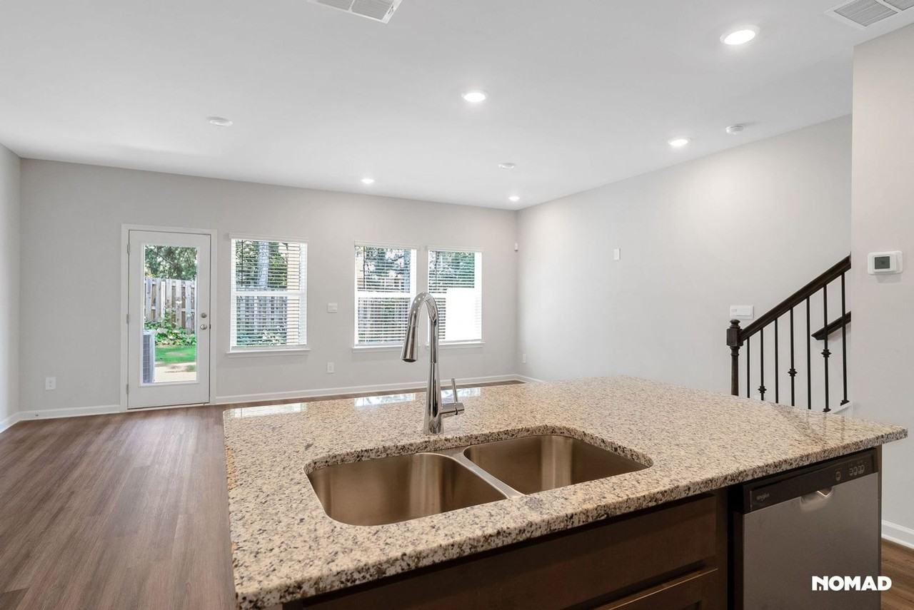 4274 Holland Grove Rd - Photo 6 of 23