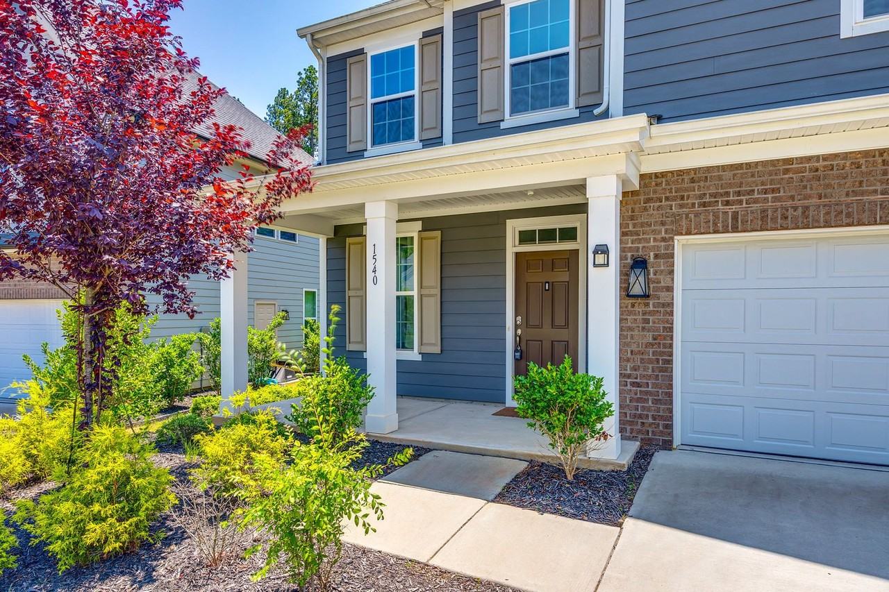 1540 Striped Bass Ln - Photo 2 of 44