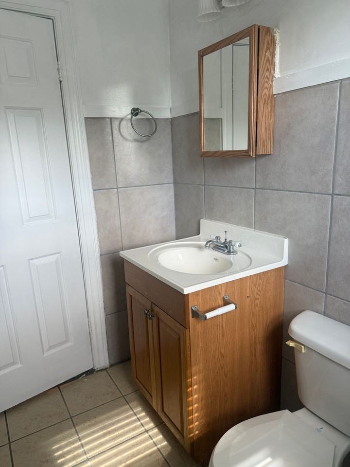 1502 S Knoxville Ave - Photo 3 of 21