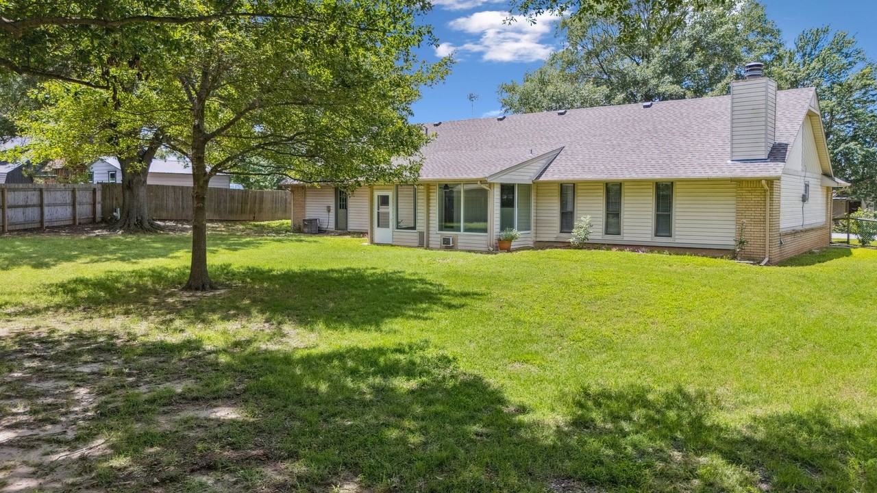 8405 S Kalanchoe Ave - Photo 2 of 27