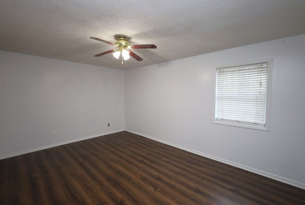 3905 Danube Cir - Photo 6 of 12