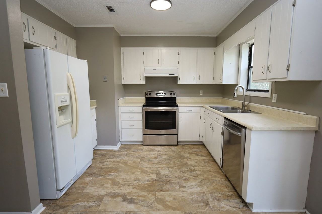 3905 Danube Cir - Photo 7 of 12