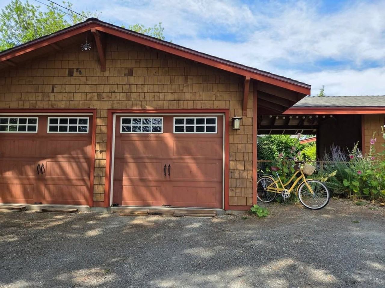 2250 Howe St - Photo 4 of 23