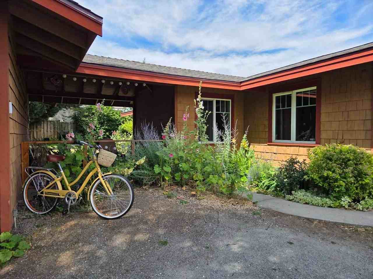 2250 Howe St - Photo 5 of 23