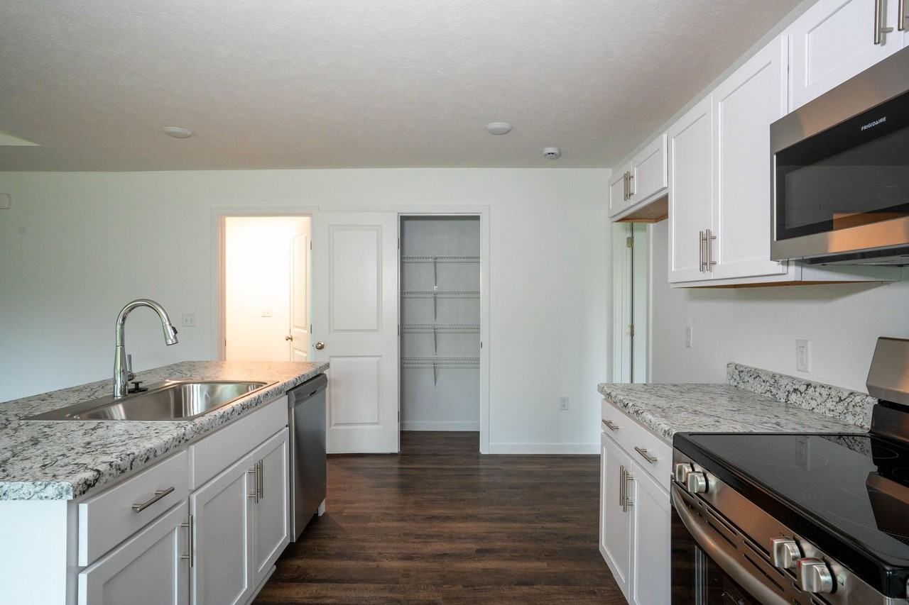 2120 Durango Dr - Photo 4 of 28