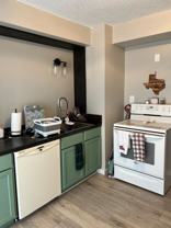 1133 Columbia St - Photo 1 of 1