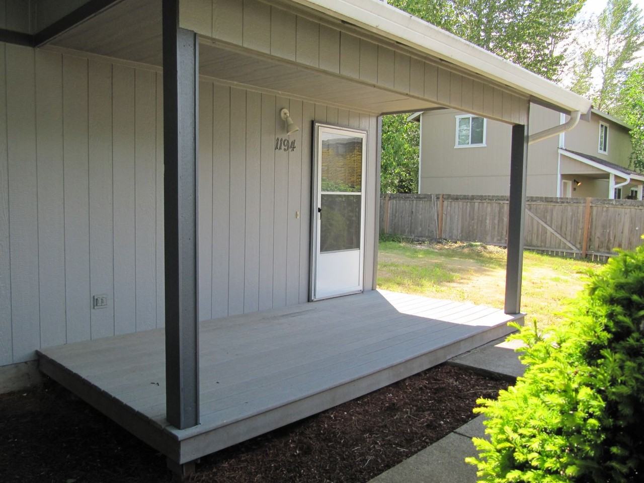 1194 Shipping St Ne - Photo 2 of 22