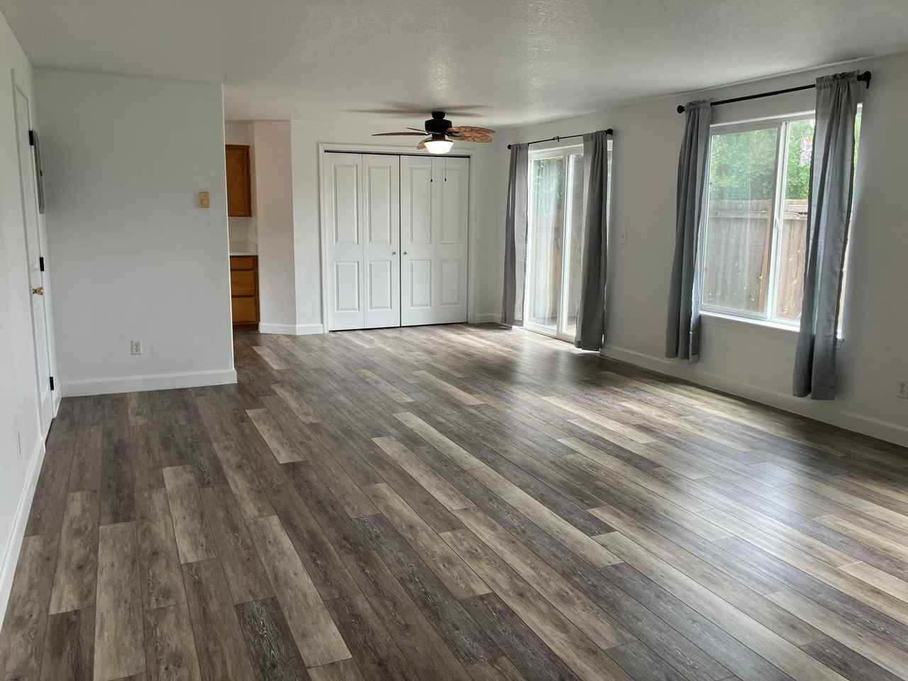 1194 Shipping St Ne - Photo 3 of 22