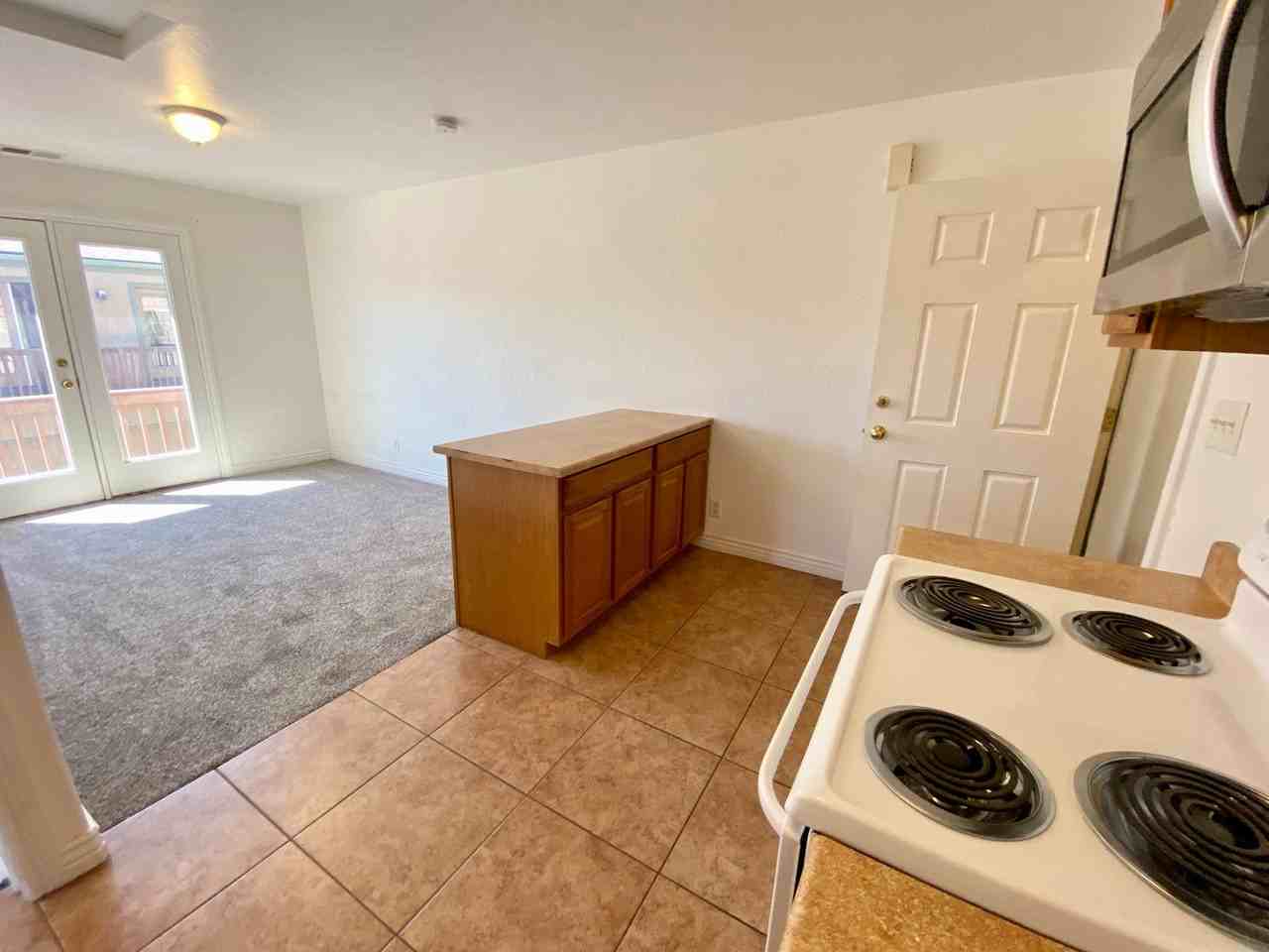 1402 E Scarlet Dr - Photo 5 of 17