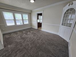 featured image of 1109 Dousman St