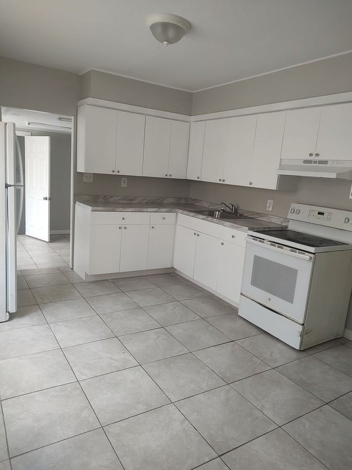 4525 Emerson Ave S - Photo 3 of 10