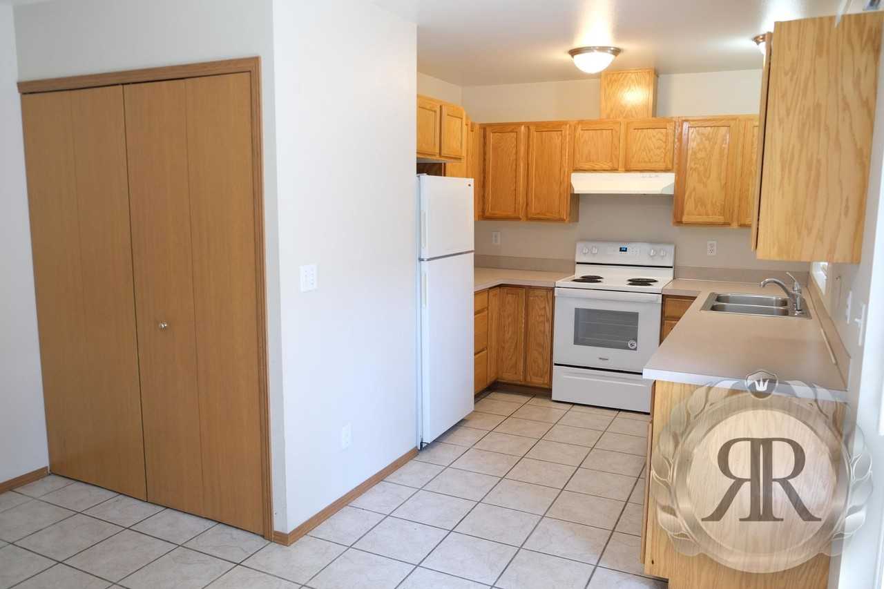 3616 Fairbanks Ave #4 - Photo 5 of 17