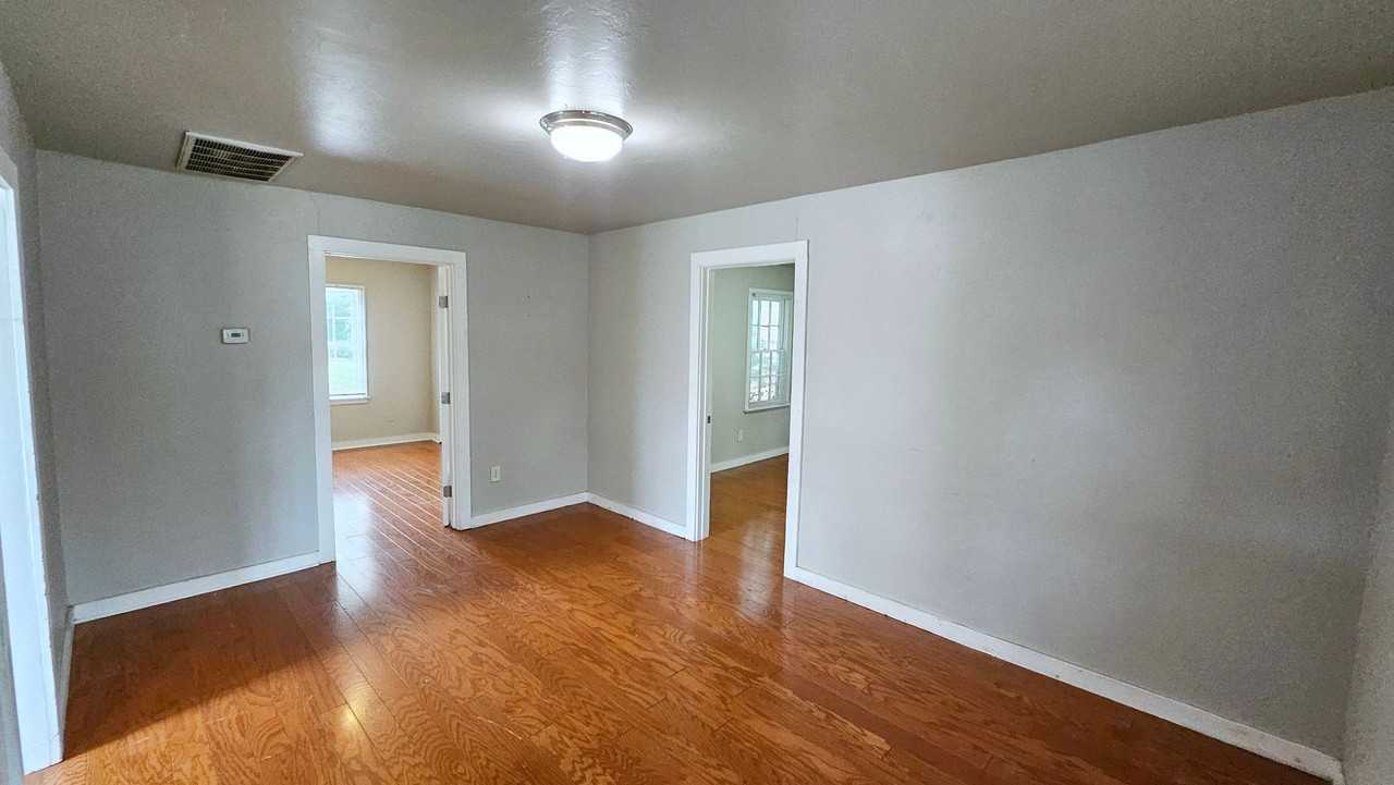1144 Nw 83rd St - Photo 2 of 15