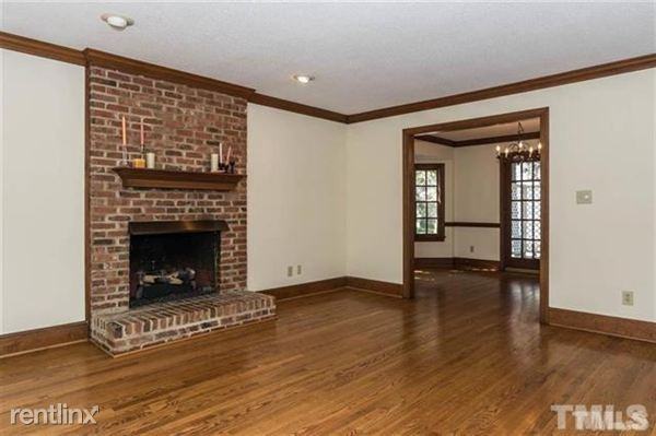 2329 Brisbayne Cir - Photo 2 of 11