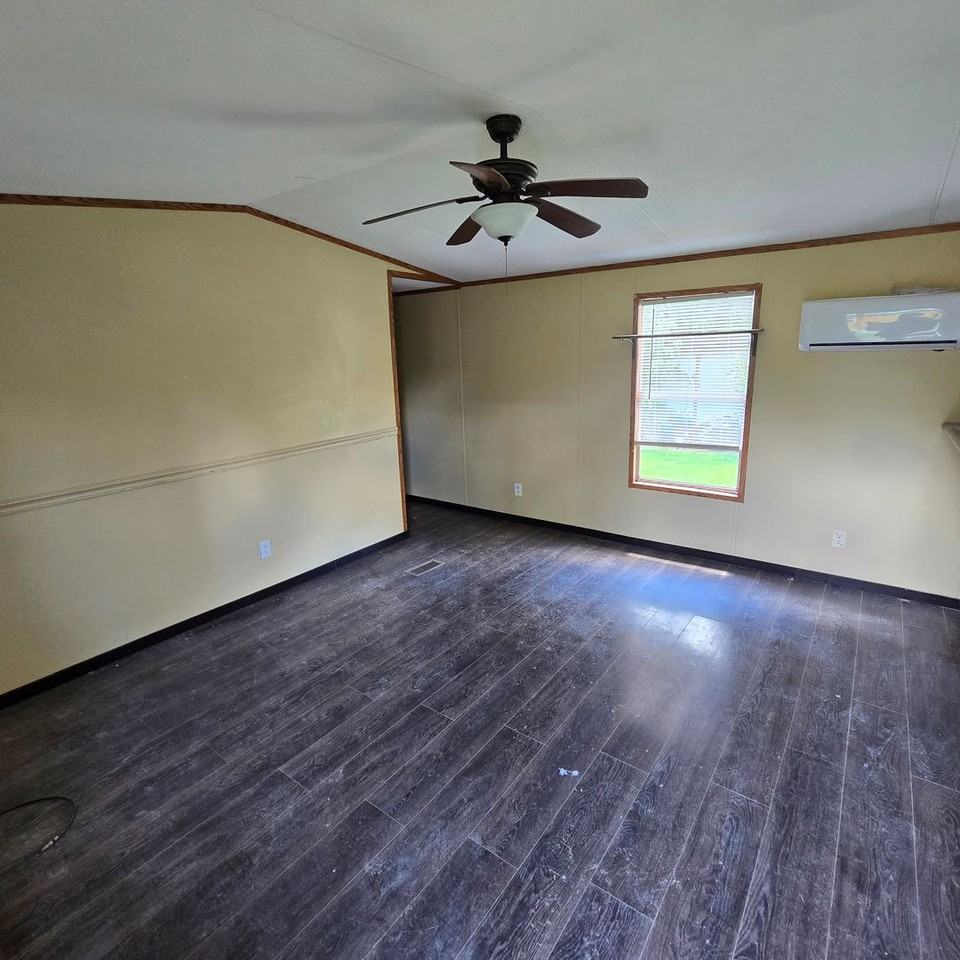 507 Ferrell St - Photo 5 of 10