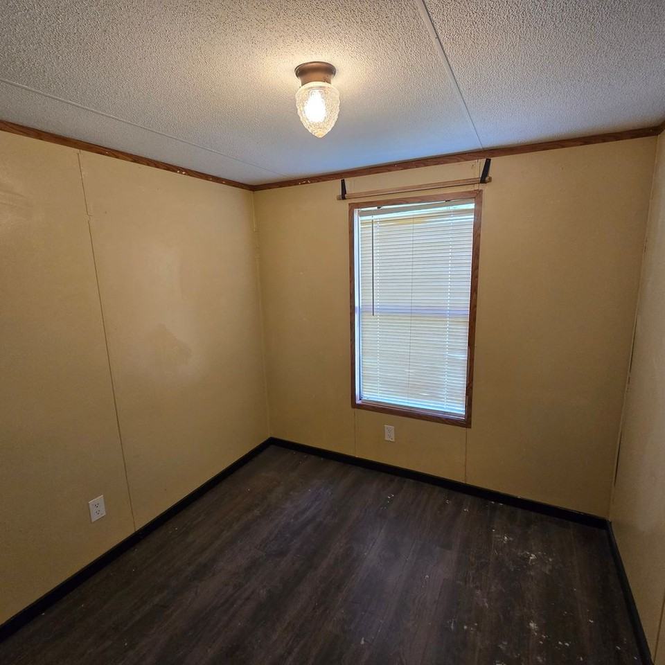 507 Ferrell St - Photo 6 of 10