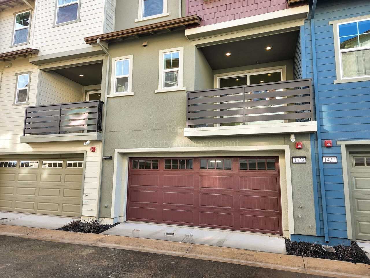 1433 Julia Ln - Photo 2 of 28