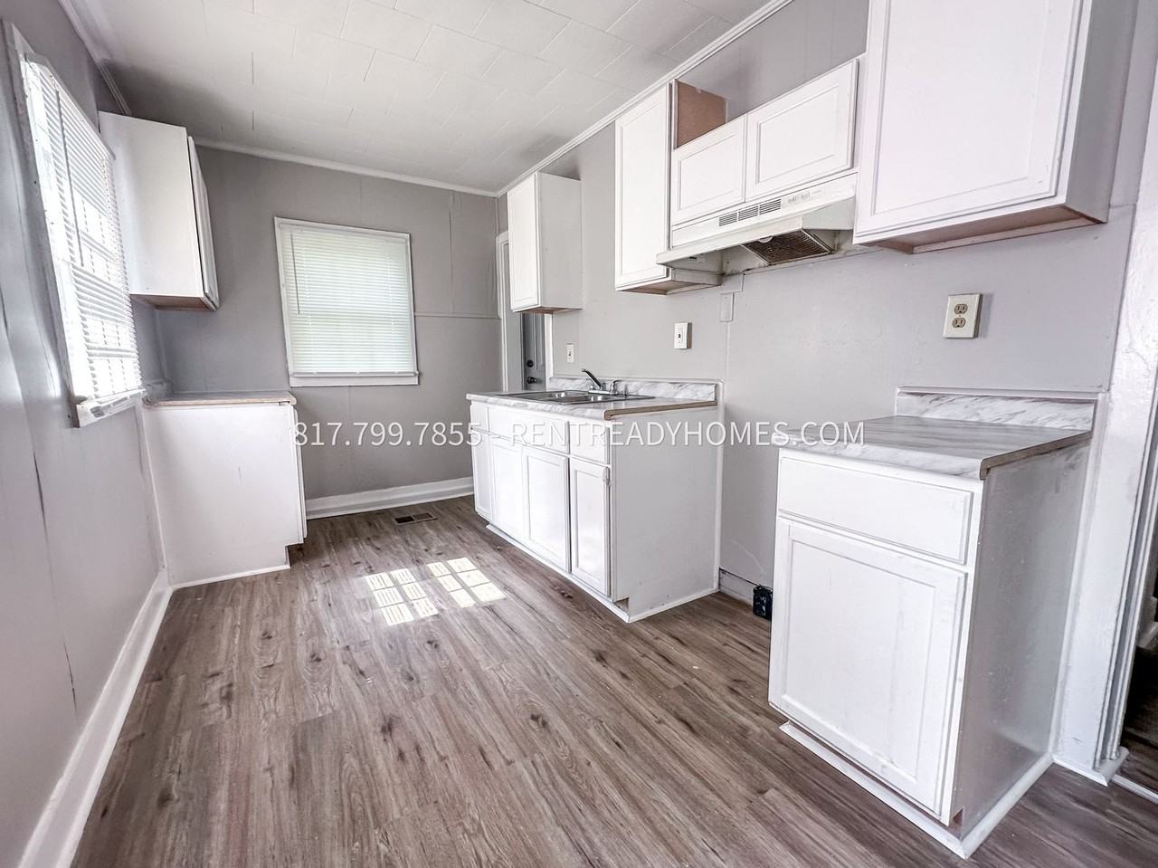 605 7th Ave - Photo 3 of 15