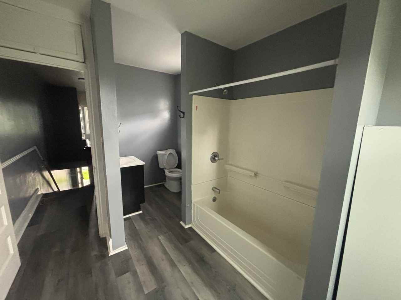 1324 W Sycamore St - Photo 5 of 6