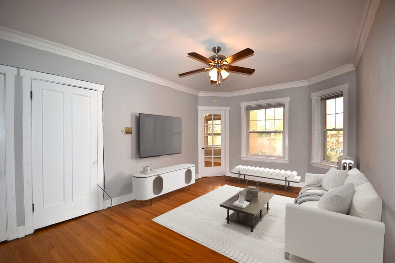 4406 N Rockwell St #3 - Photo 4 of 10