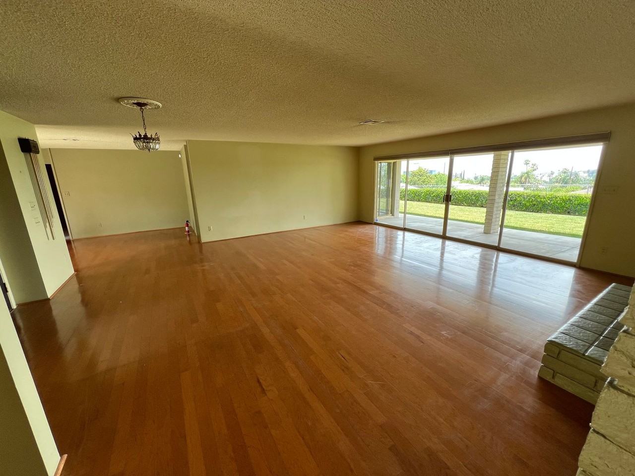 25120 Huron St - Photo 5 of 23