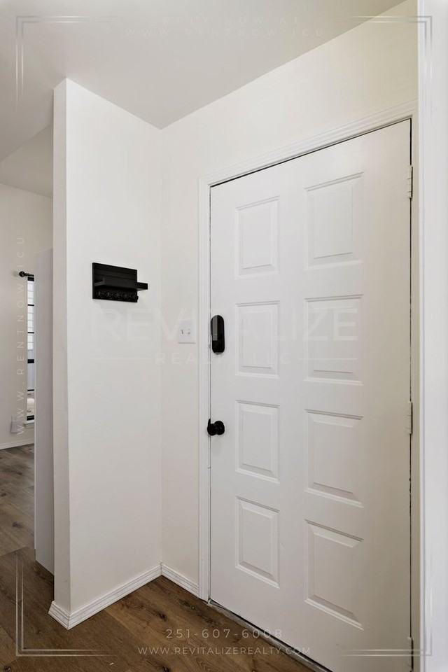 1829 Spring Brook Ct - Photo 3 of 32