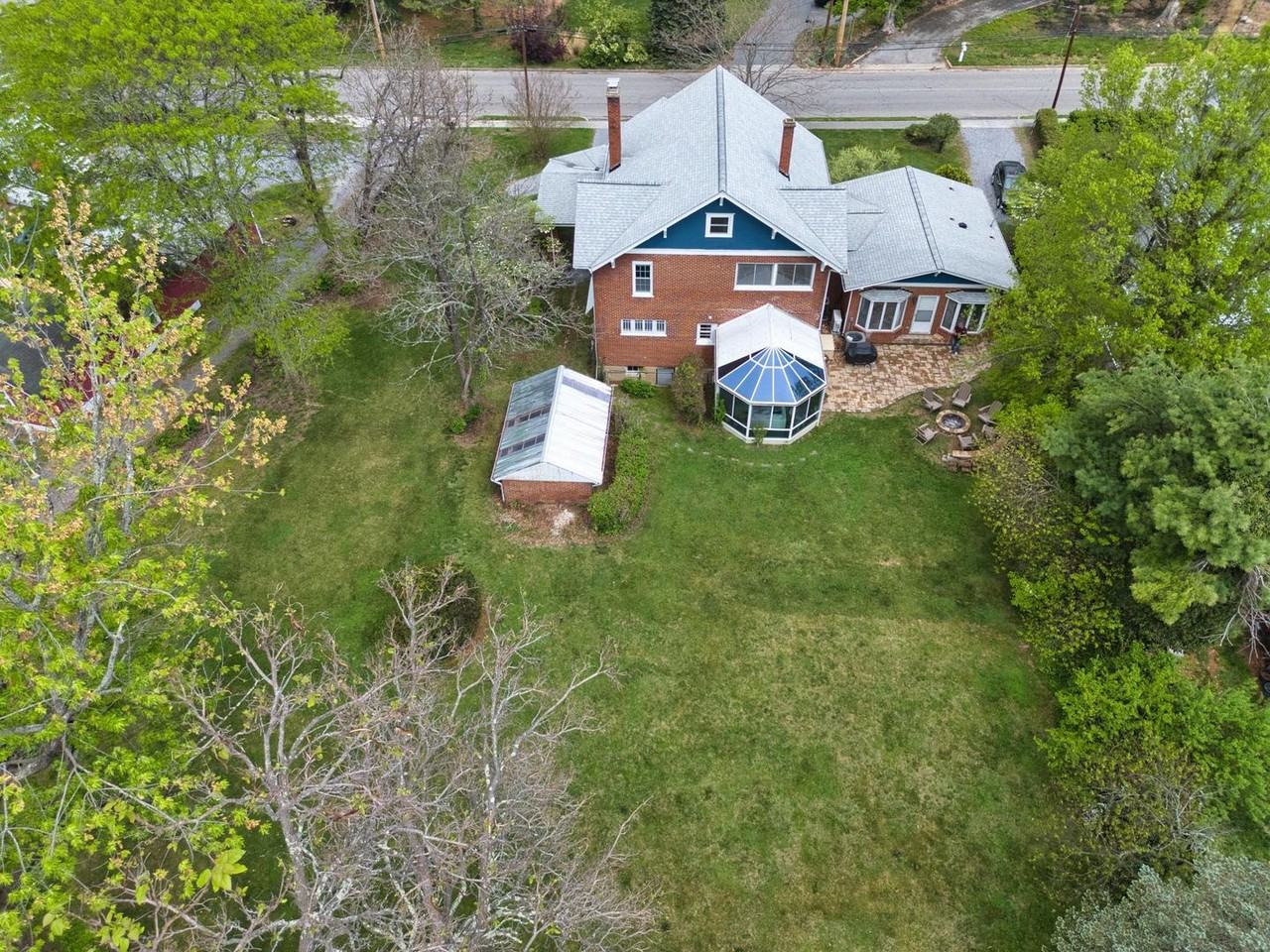 7 Park St - Photo 4 of 16