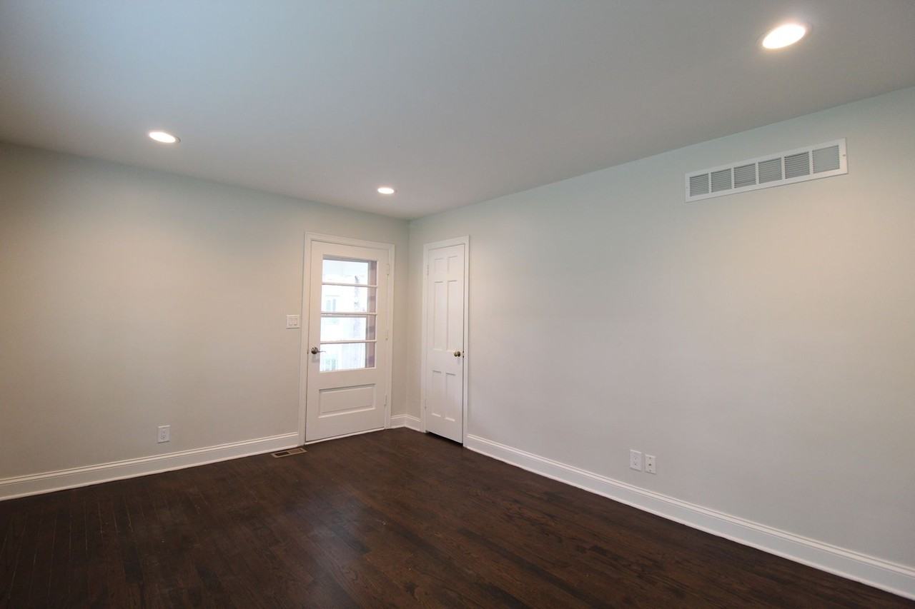 4515 W 62nd Ter - Photo 3 of 15