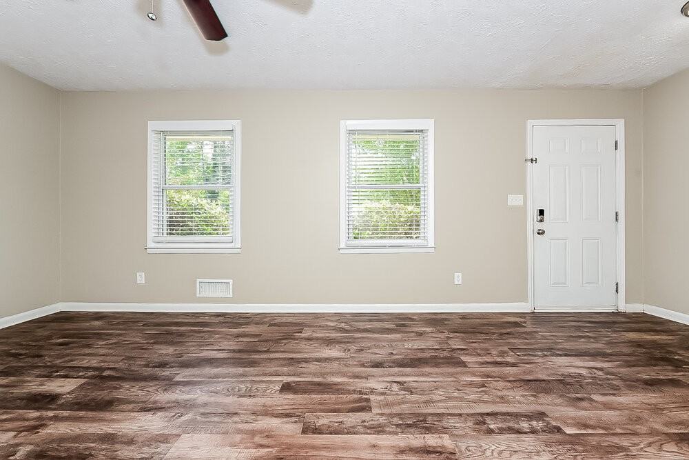 694 Dixon Rd - Photo 5 of 18