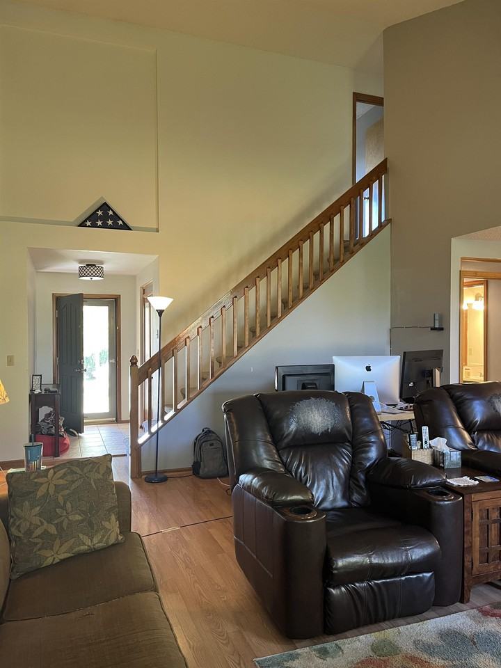2032 Prairie View Ct - Photo 3 of 42