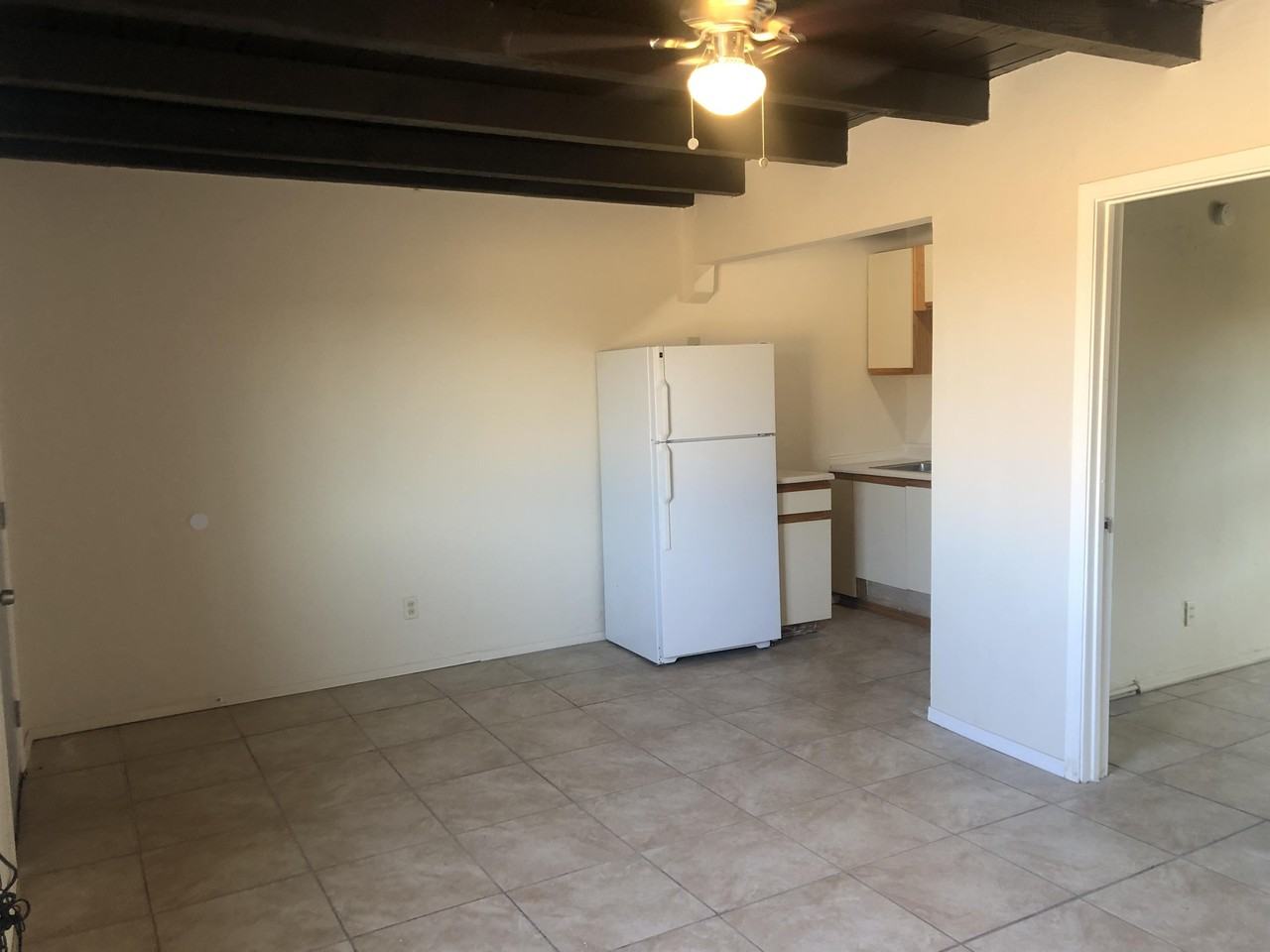 5842 S Park Ave #2 - Photo 3 of 6