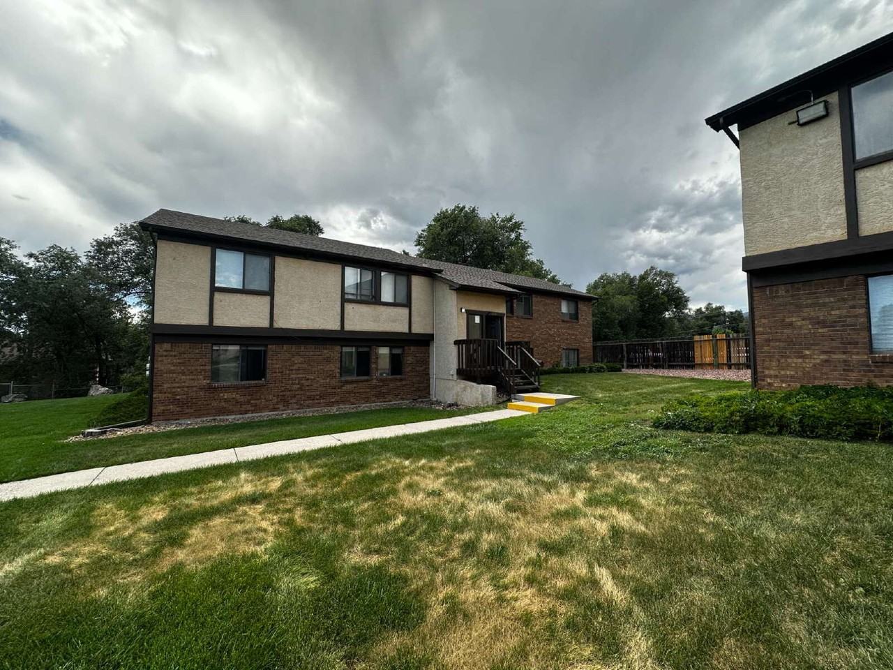 2621 E Uintah St Apt D - Photo 2 of 21