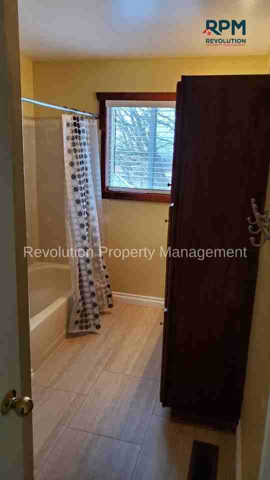 1318 E 4225 S - Photo 7 of 11