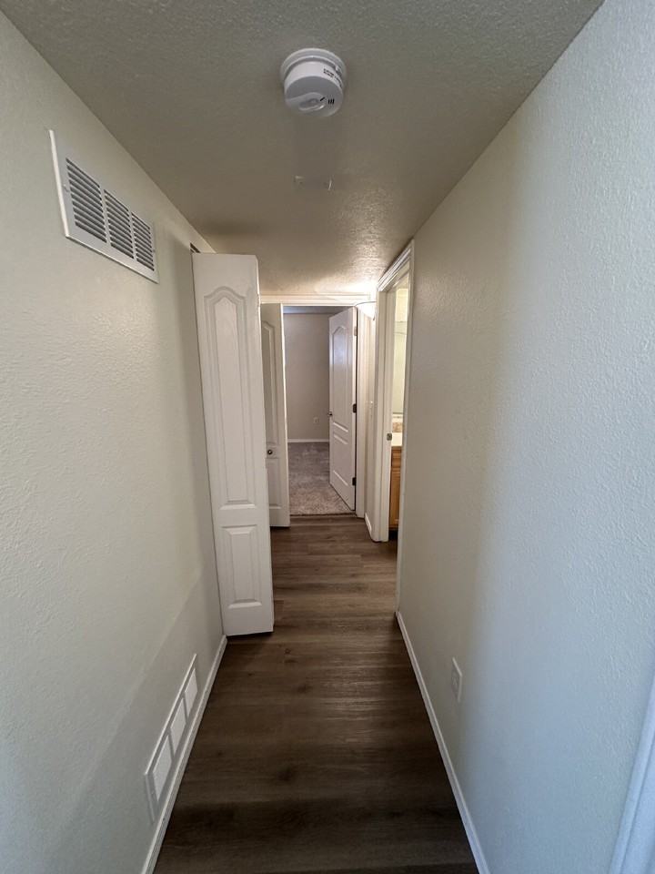 11895 West Cloverbrook Lane - Photo 7 of 13