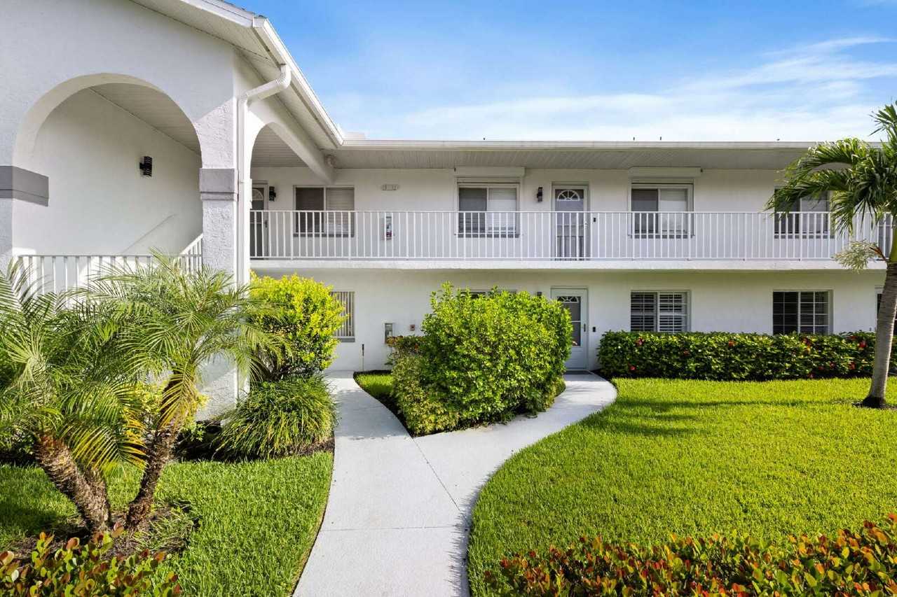 121 Gabriel Cir #10 - Photo 2 of 27