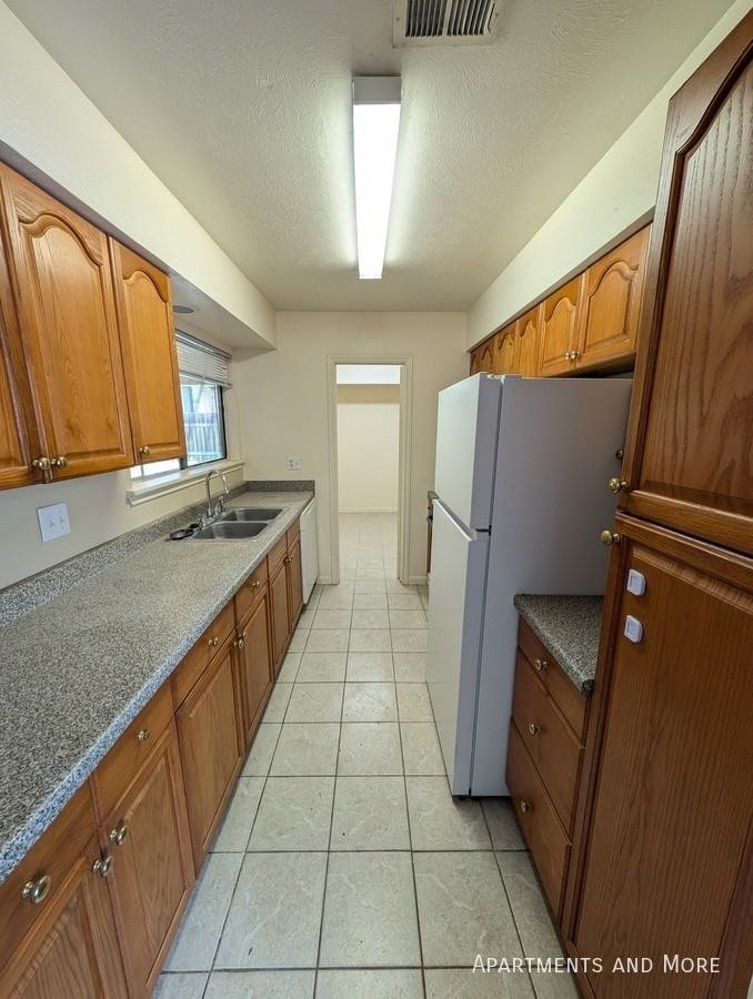 1000 Columbia St #B - Photo 5 of 19