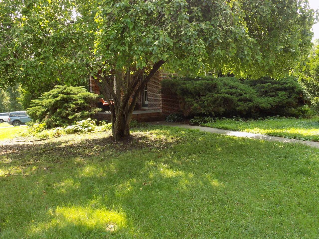 2808 Winthrop Rd - Photo 2 of 8