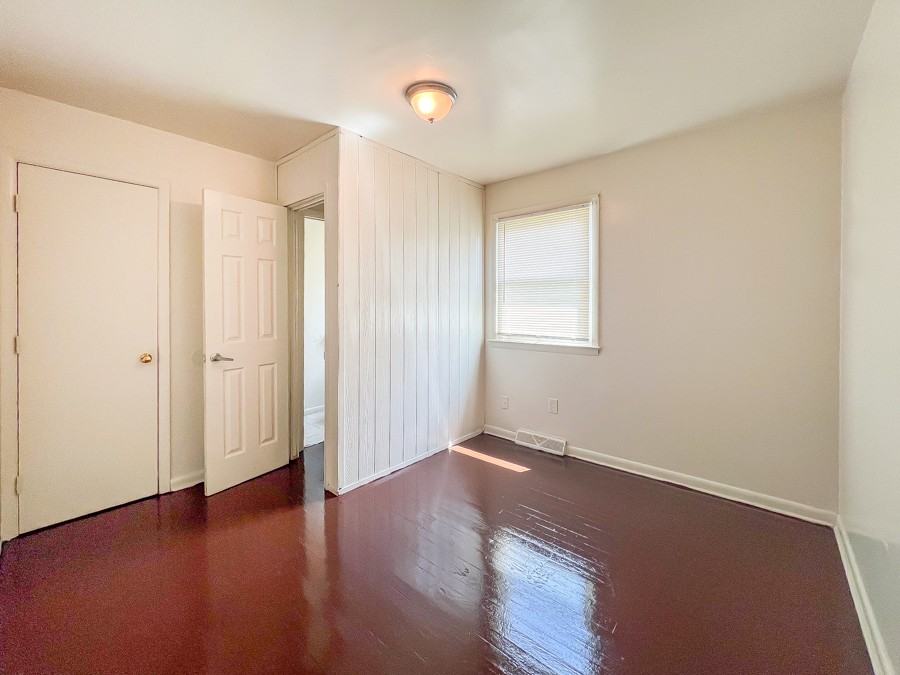 1811 Owens Ct #NA - Photo 3 of 15